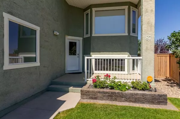 Lethbridge, AB T1K 5S2,87 Gateway Mews S