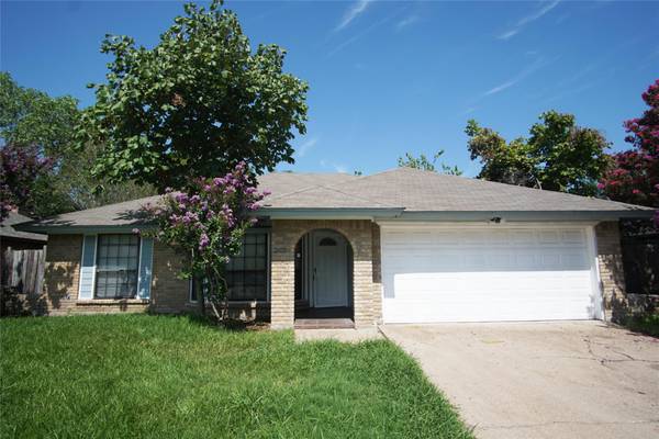 2458 Hallmark Street, Grand Prairie, TX 75052