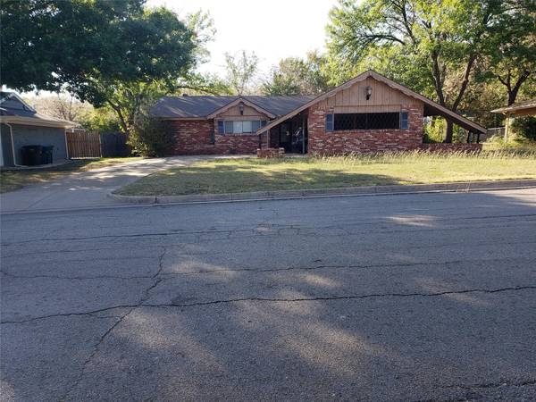 7132 Overhill Road, Fort Worth, TX 76116