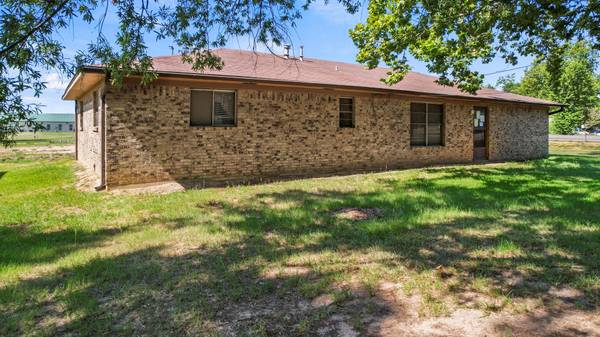 2083 N Highway 271, Pittsburg, TX 75686