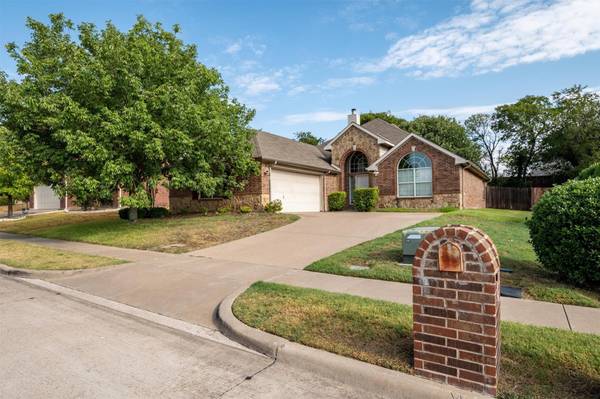 209 Brook Meadow Court, Midlothian, TX 76065