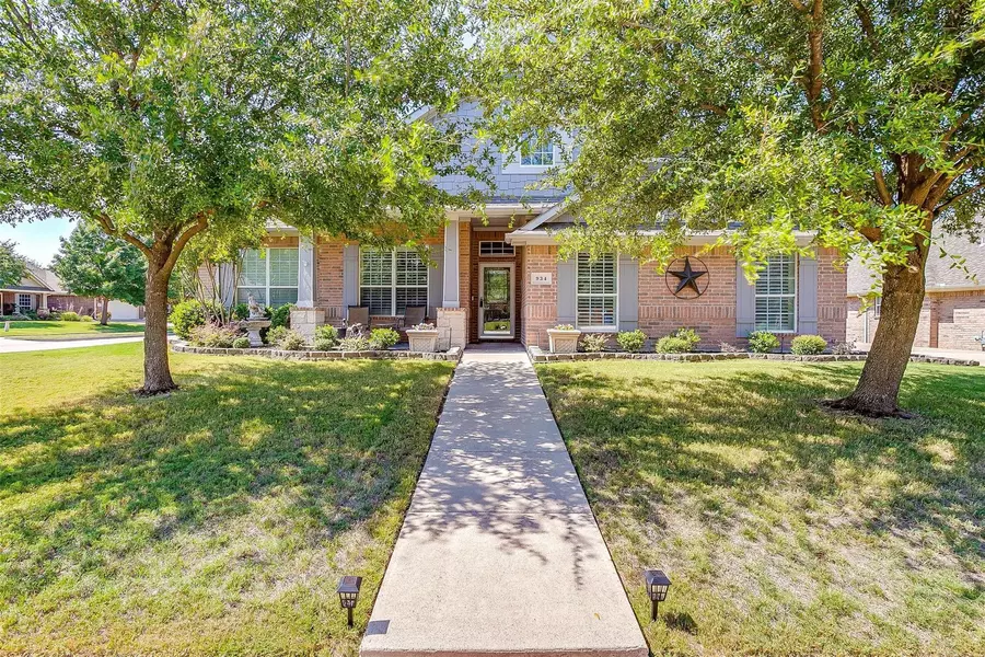 934 Royal Oak Lane, Burleson, TX 76028