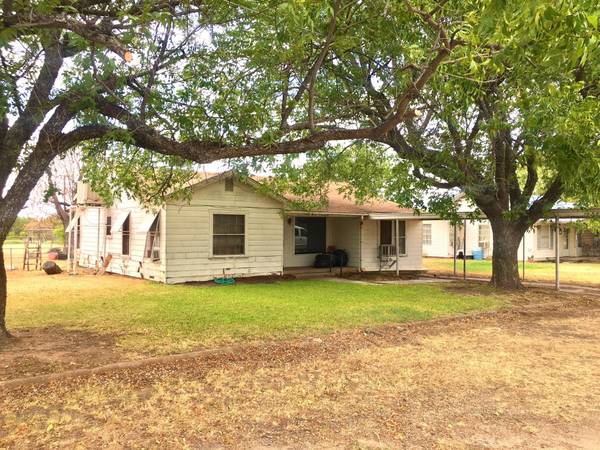 449 W Cypress Street,  Cross Plains,  TX 76443