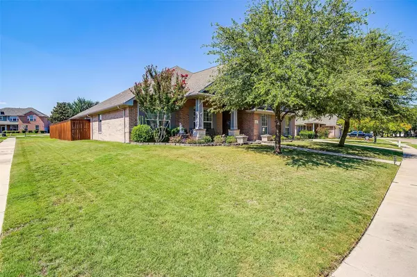 Burleson, TX 76028,934 Royal Oak Lane