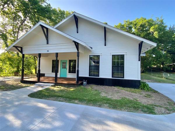 827 College Street, Sulphur Springs, TX 75482