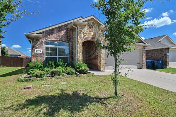 2221 Torch Lake Drive, Forney, TX 75126