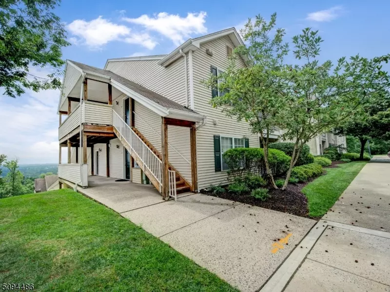 1635 King Ct #1635, Green Brook Twp., NJ 08812