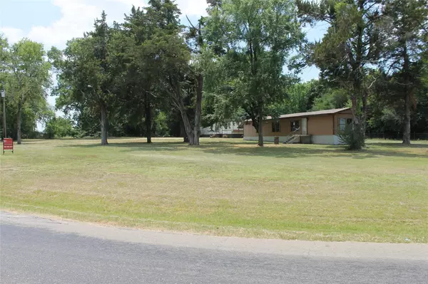 3261 Sandusky Road, Whitesboro, TX 76273