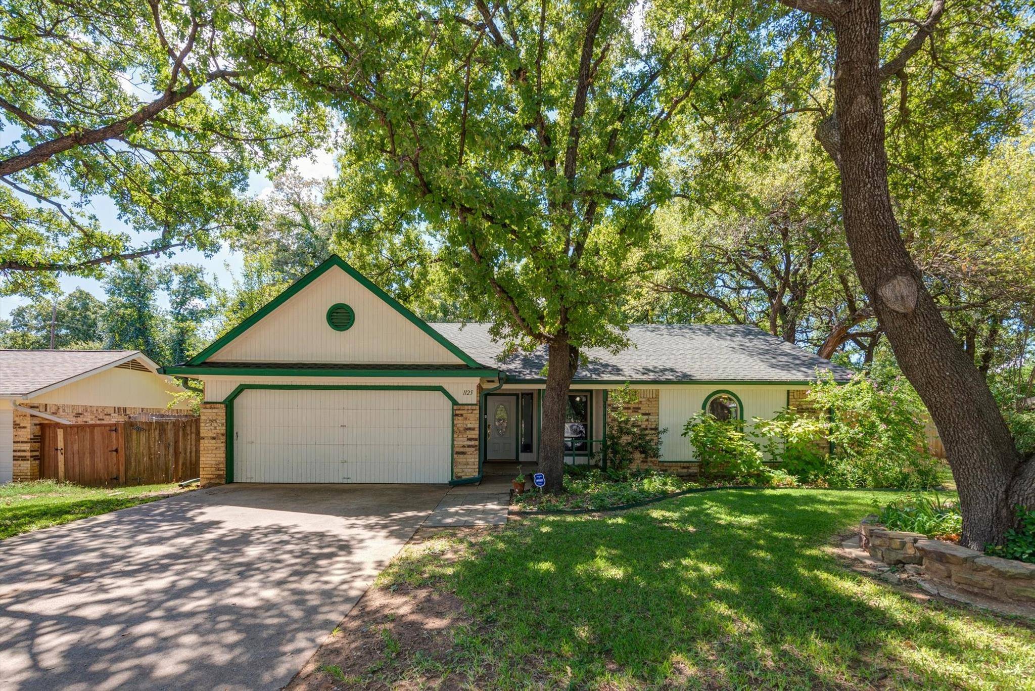 1125 Mockingbird Drive, Grapevine, TX 76051