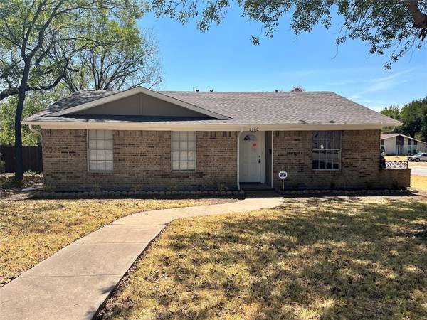 2760 Fyke Road,  Farmers Branch,  TX 75234