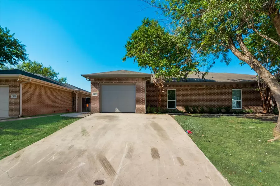 917 10th Street, Grand Prairie, TX 75051