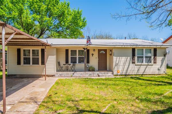 609 Hodge Street, Bowie, TX 76230