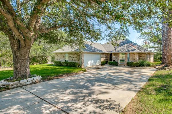 309 Lake Charles Avenue N, Fort Worth, TX 76103