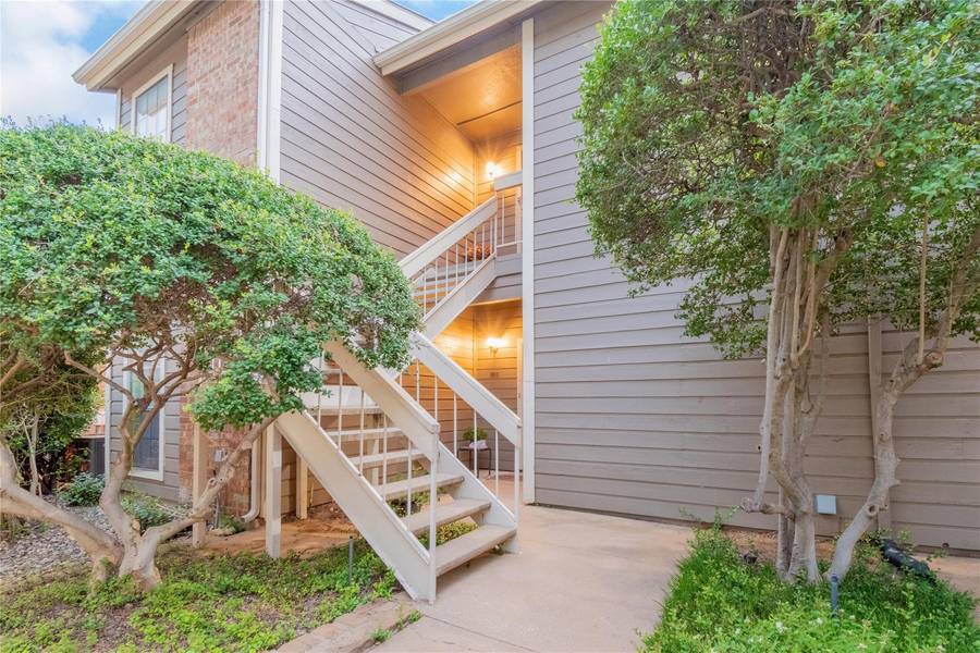 1105 Quail Valley Lane #215, Arlington, TX 76011