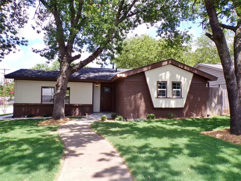 4801 Sandage Avenue, Fort Worth, TX 76115