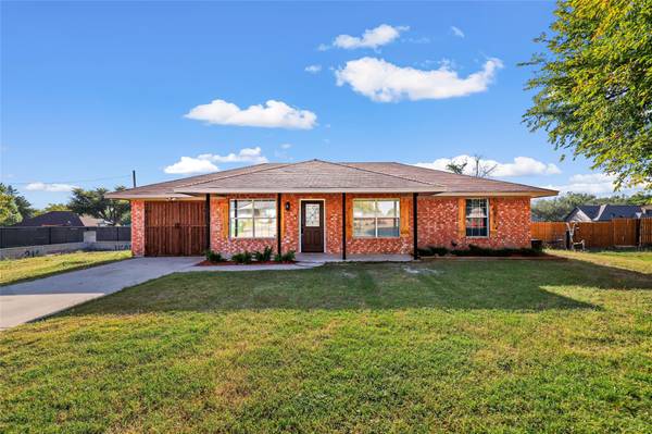 229 Saint Charles Drive, Springtown, TX 76082