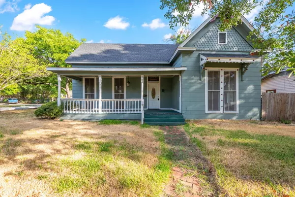 1824 W 5th Avenue, Corsicana, TX 75110