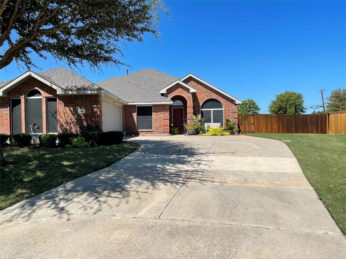 Rowlett, TX 75089,3809 Knight Drive