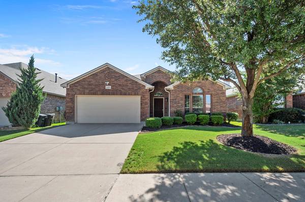 5509 Grayson Ridge Drive, Fort Worth, TX 76179