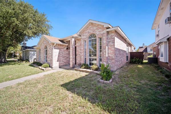 2926 Snapdragon Court, Garland, TX 75040