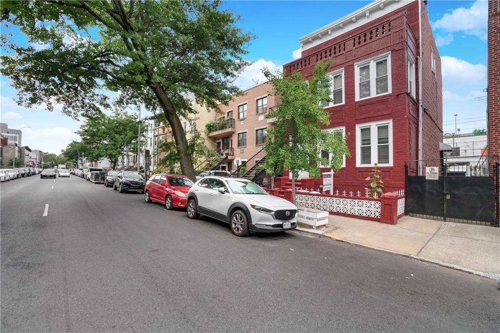 533 Lafayette AVE, Brooklyn, NY 11205