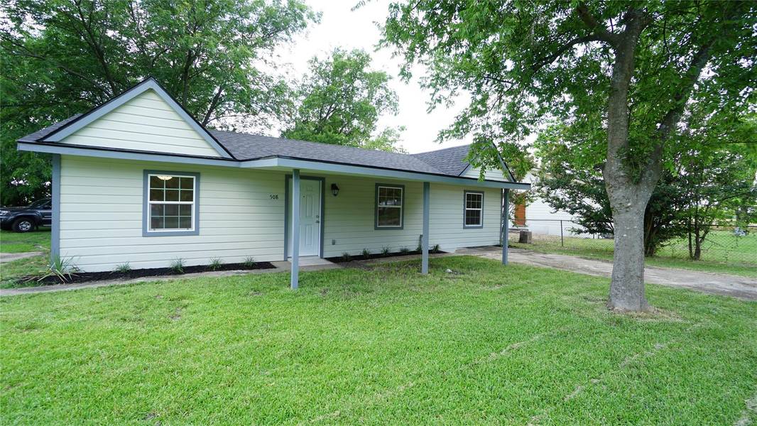 508 Scott Street, Honey Grove, TX 75446