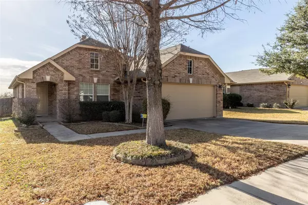 10040 Daly Drive, Fort Worth, TX 76053