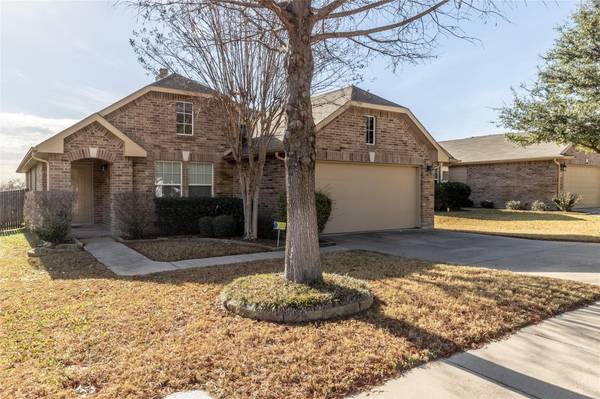 10040 Daly Drive, Fort Worth, TX 76053