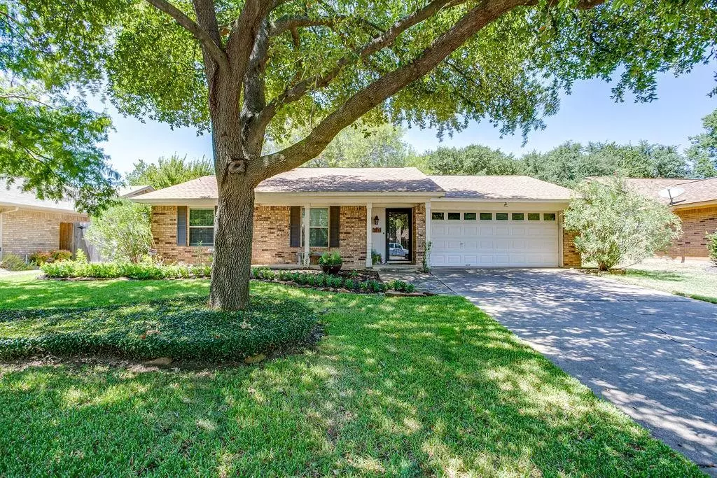 Grapevine, TX 76051,2814 Mesa Verde Trail