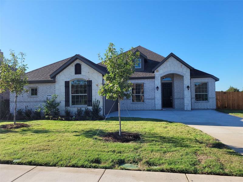 6206 Horizon Drive, Midlothian, TX 76065