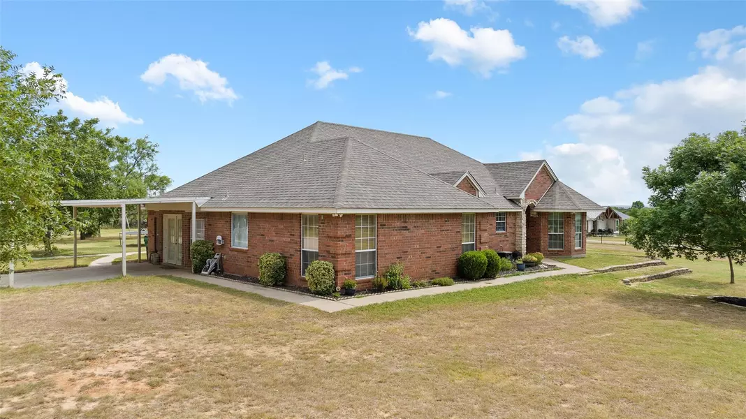 194 County Road 3383, Paradise, TX 76073