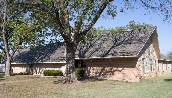 202 N Harding Street, Breckenridge, TX 76424