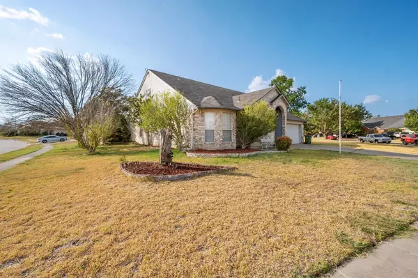 Arlington, TX 76002,6734 White Tail Lane