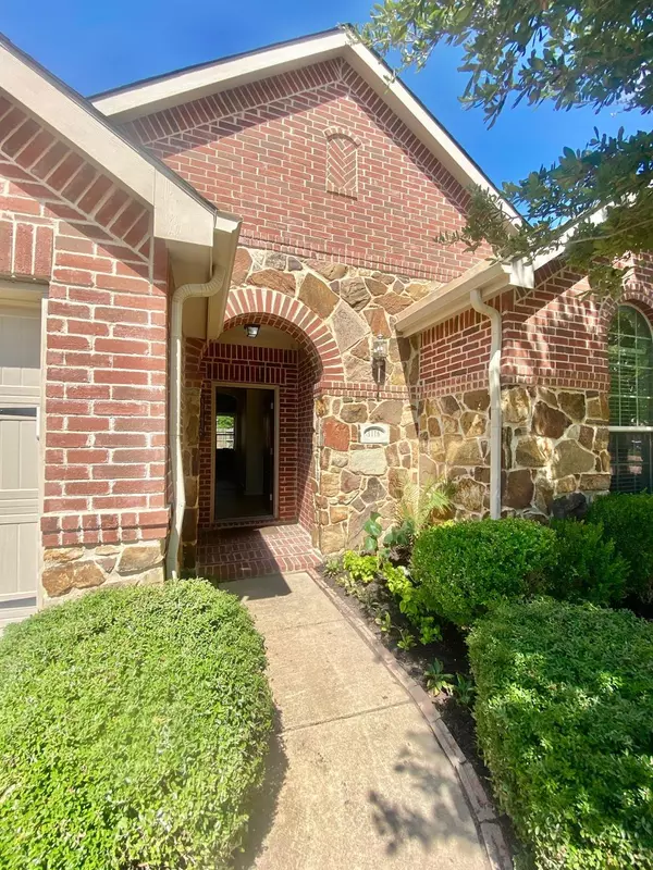 1116 Luckenbach Drive, Forney, TX 75126