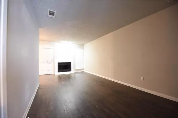 Dallas, TX 75246,4502 Gaston Avenue #204