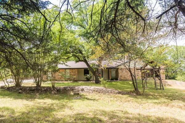 6802 State Highway 34 N, Wolfe City, TX 75496