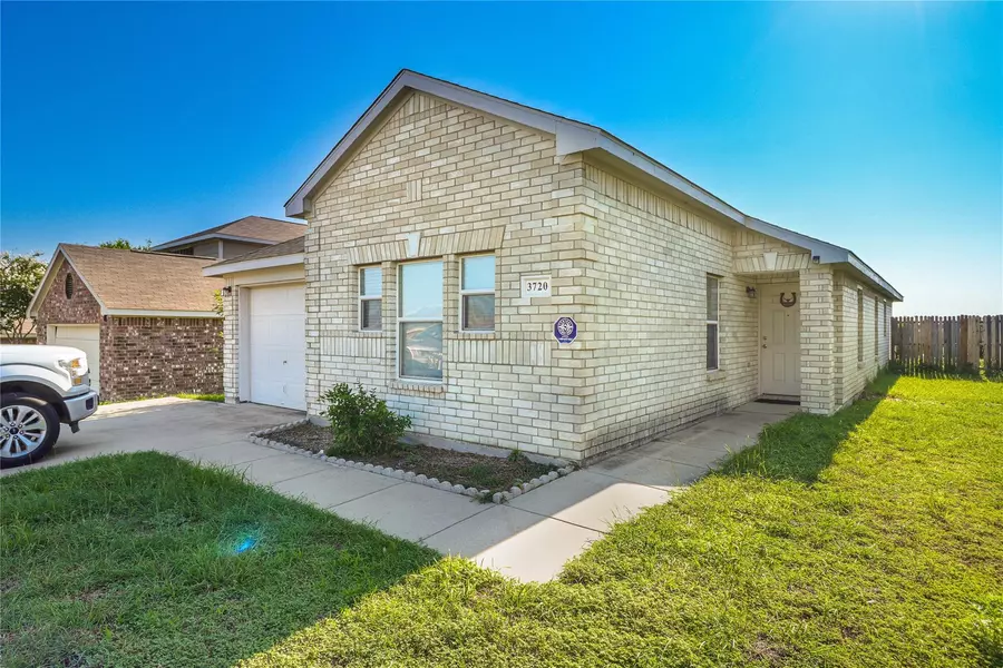 3720 Venera Street, Fort Worth, TX 76106