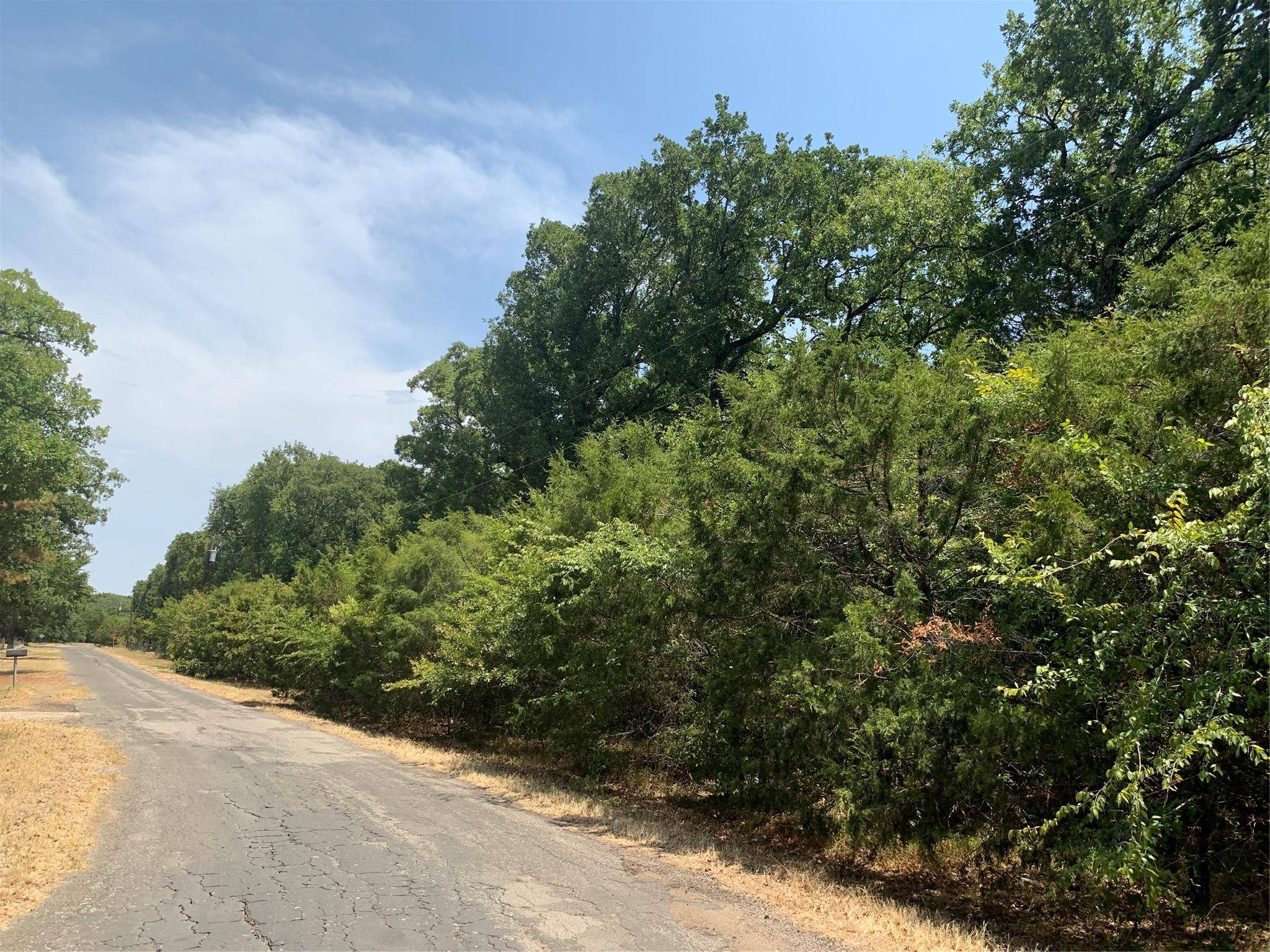 708 County Road 2405, Kemp, TX 75143