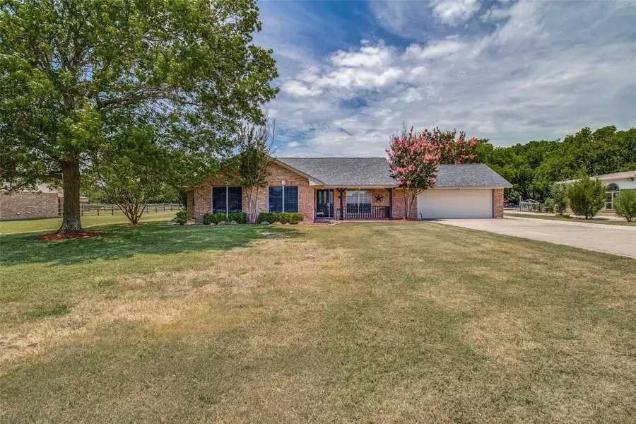 906 Wildwood Drive, Anna, TX 75409