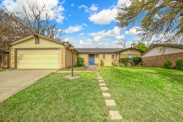 2111 Ruth Street, Arlington, TX 76010