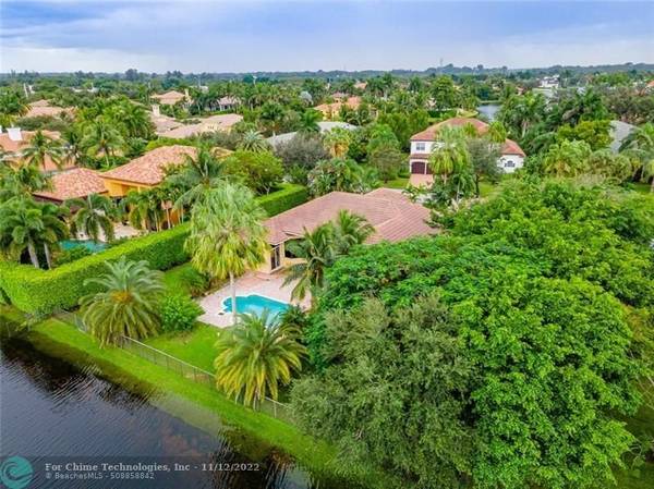 12641 N Stonebrook Cir,  Davie,  FL 33330