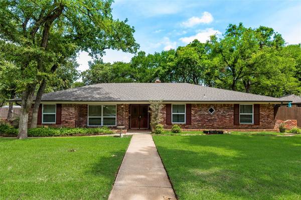 1511 Cochise Drive, Arlington, TX 76012