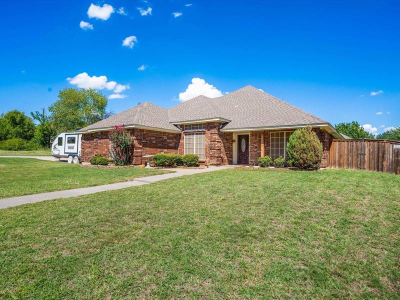 101 Shorewood Place, Joshua, TX 76058