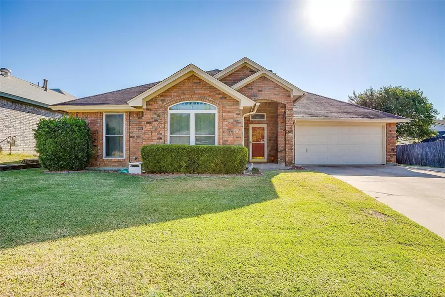 7133 Summerset Drive, Benbrook, TX 76126