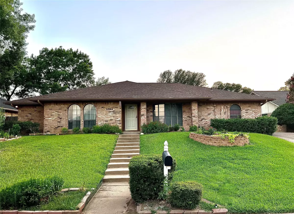 Fort Worth, TX 76133,6924 Winchester Place