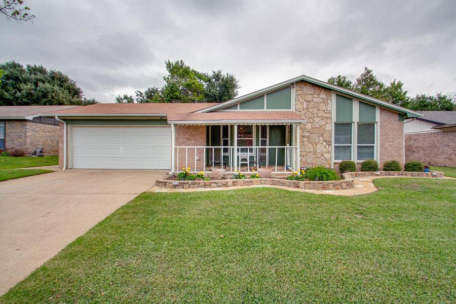 3116 Whisperwood Lane, Bedford, TX 76021