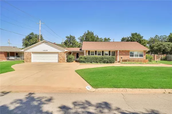 1620 N Crain Street, Altus, OK 73521