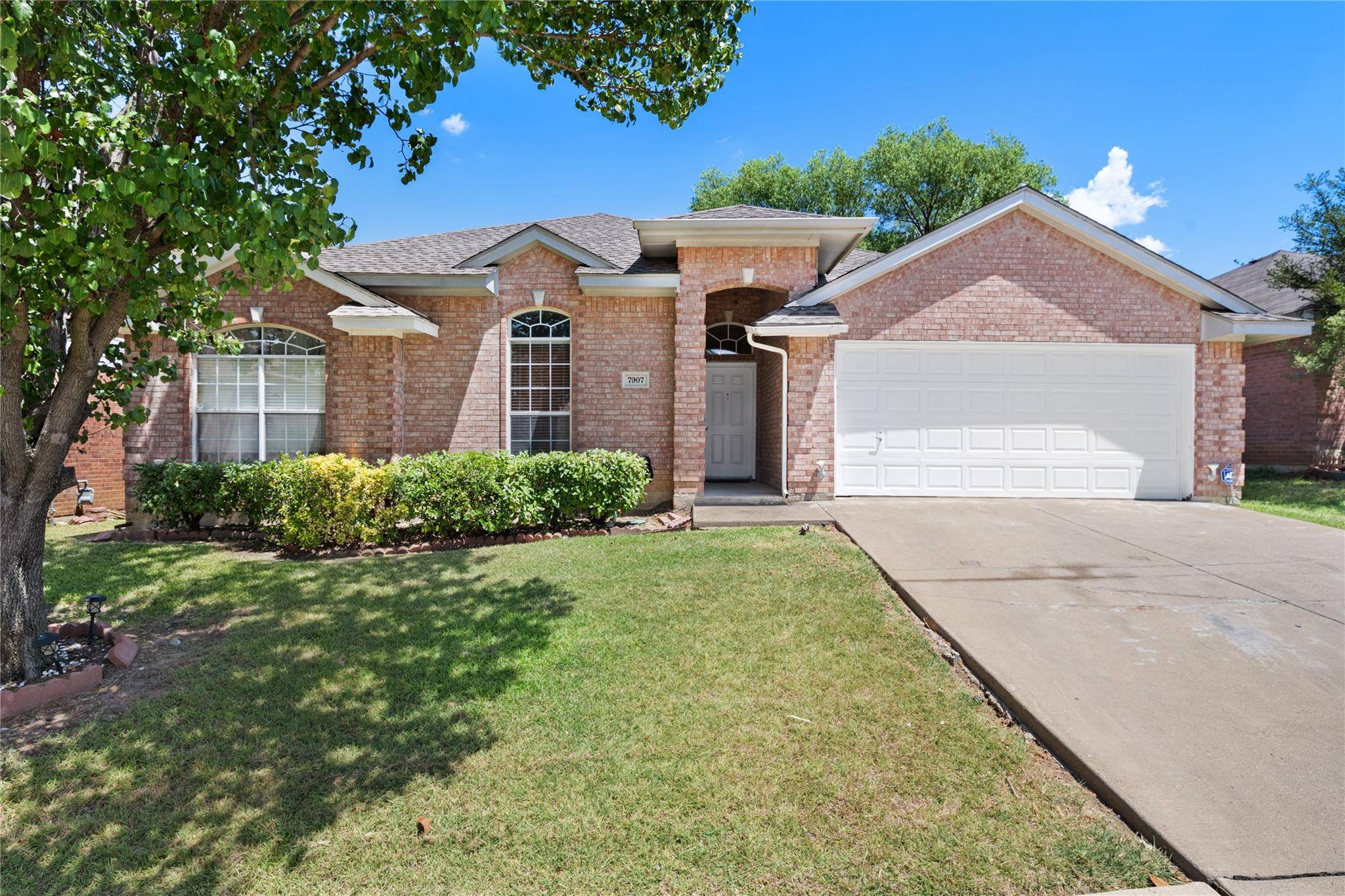 7907 Nighthawk Trail, Arlington, TX 76002