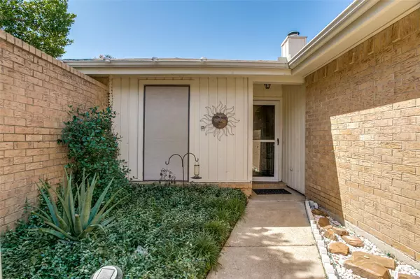 Fort Worth, TX 76133,6404 Bramble Drive