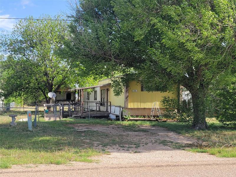 209 Air Base Road, Tye, TX 79563